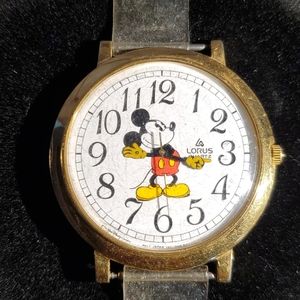 Vintage Mickey Mouse Large-Faced Watch